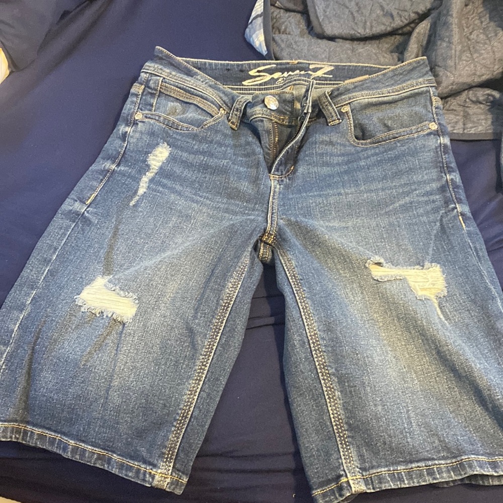 Seven 7 denim shorts - size 6